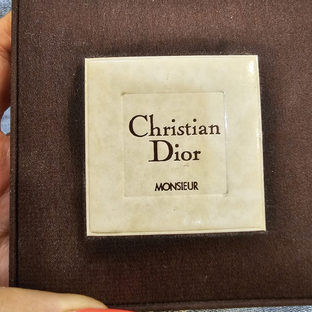 EUC Christian Dior cufflinks set - Picture 5 of 5